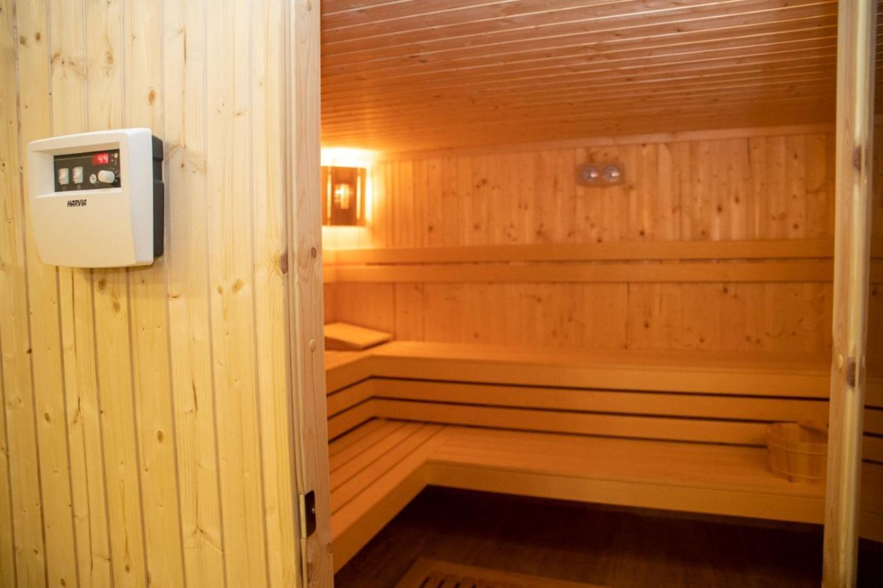 Hotel Vila Zana Гостивар Екстер'єр фото